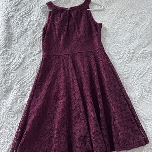 Elegant Lace Dress in Burgundy